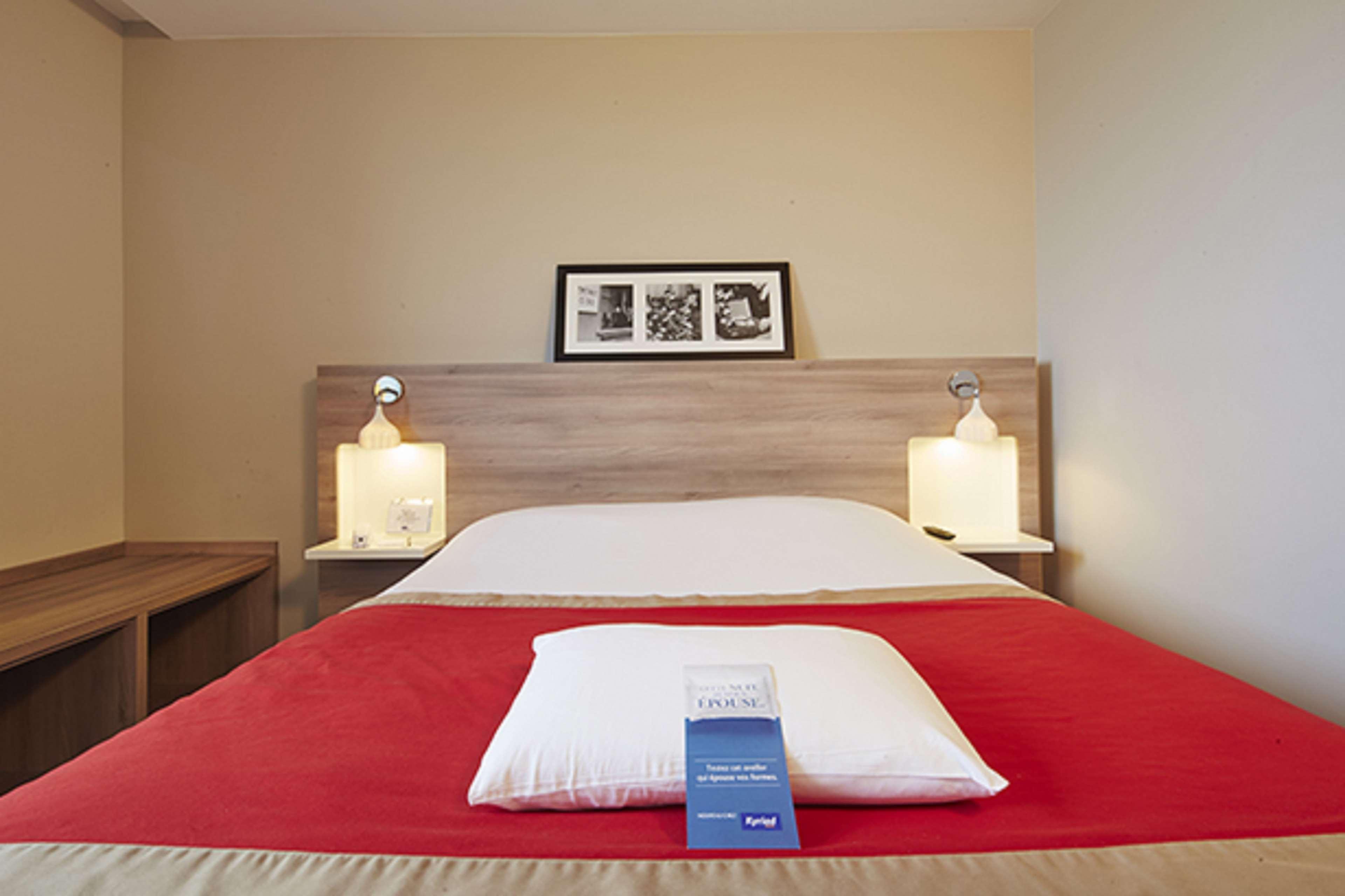 Ibis Lyon Est Meyzieu Hotel Buitenkant foto