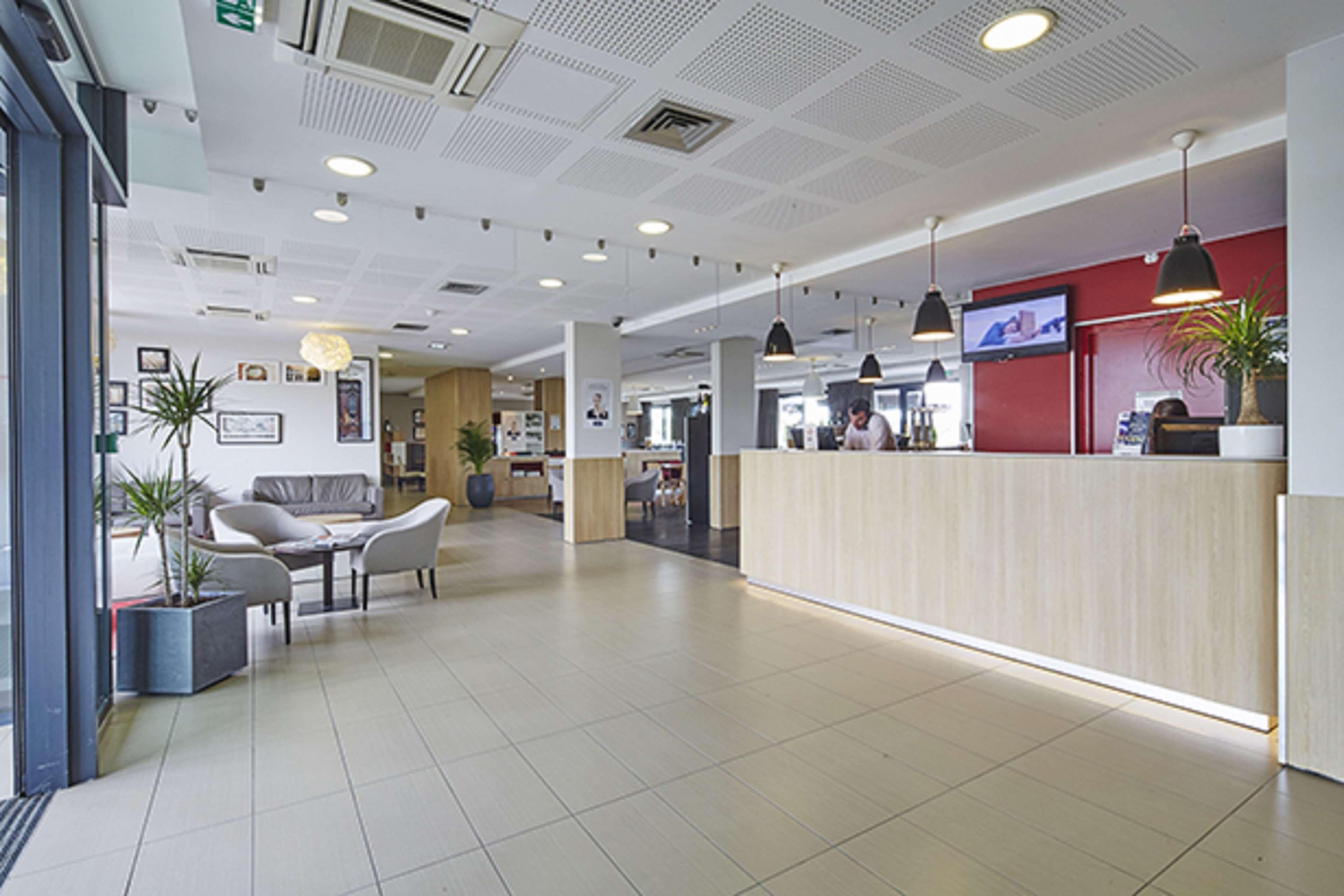 Ibis Lyon Est Meyzieu Hotel Buitenkant foto