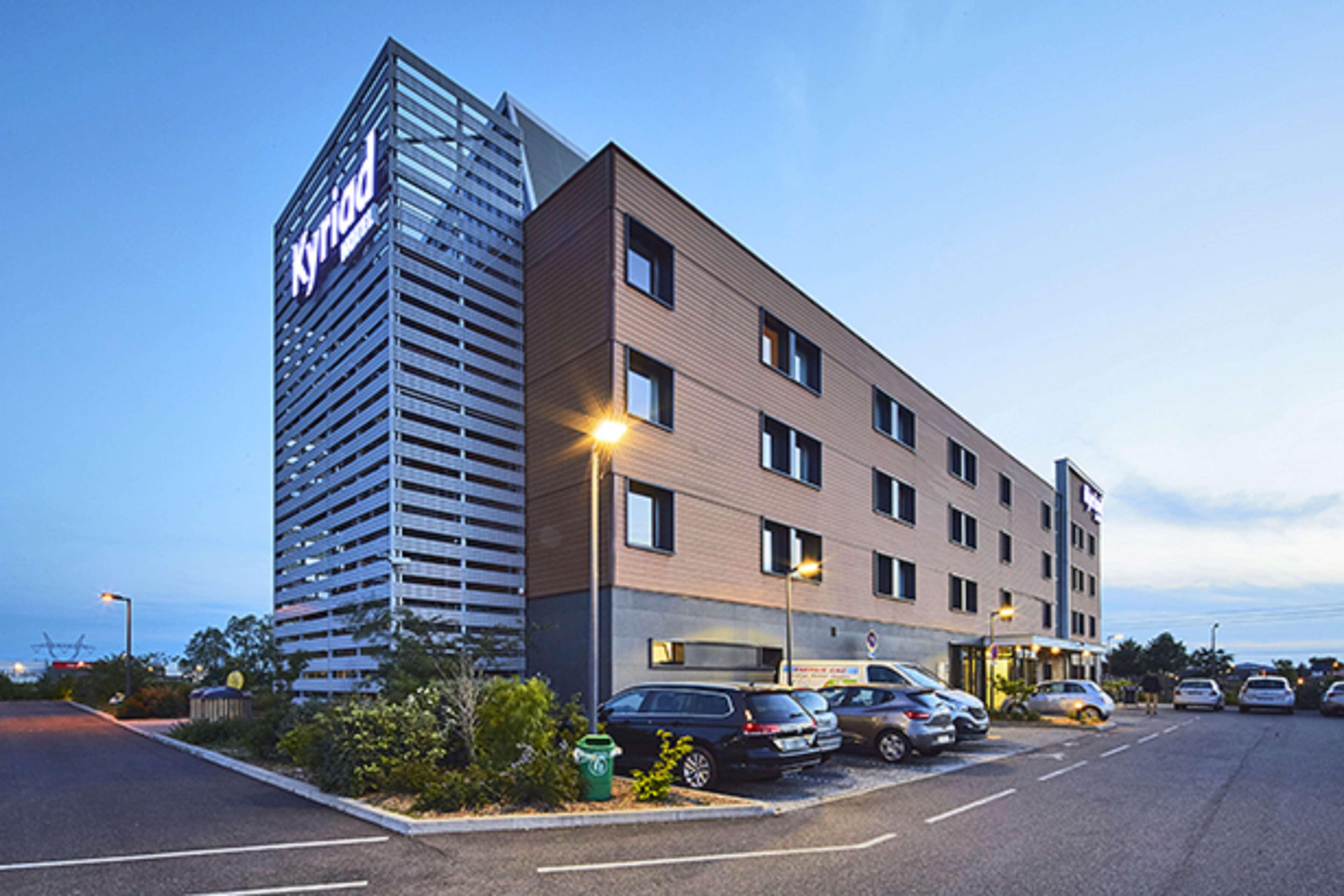 Ibis Lyon Est Meyzieu Hotel Buitenkant foto