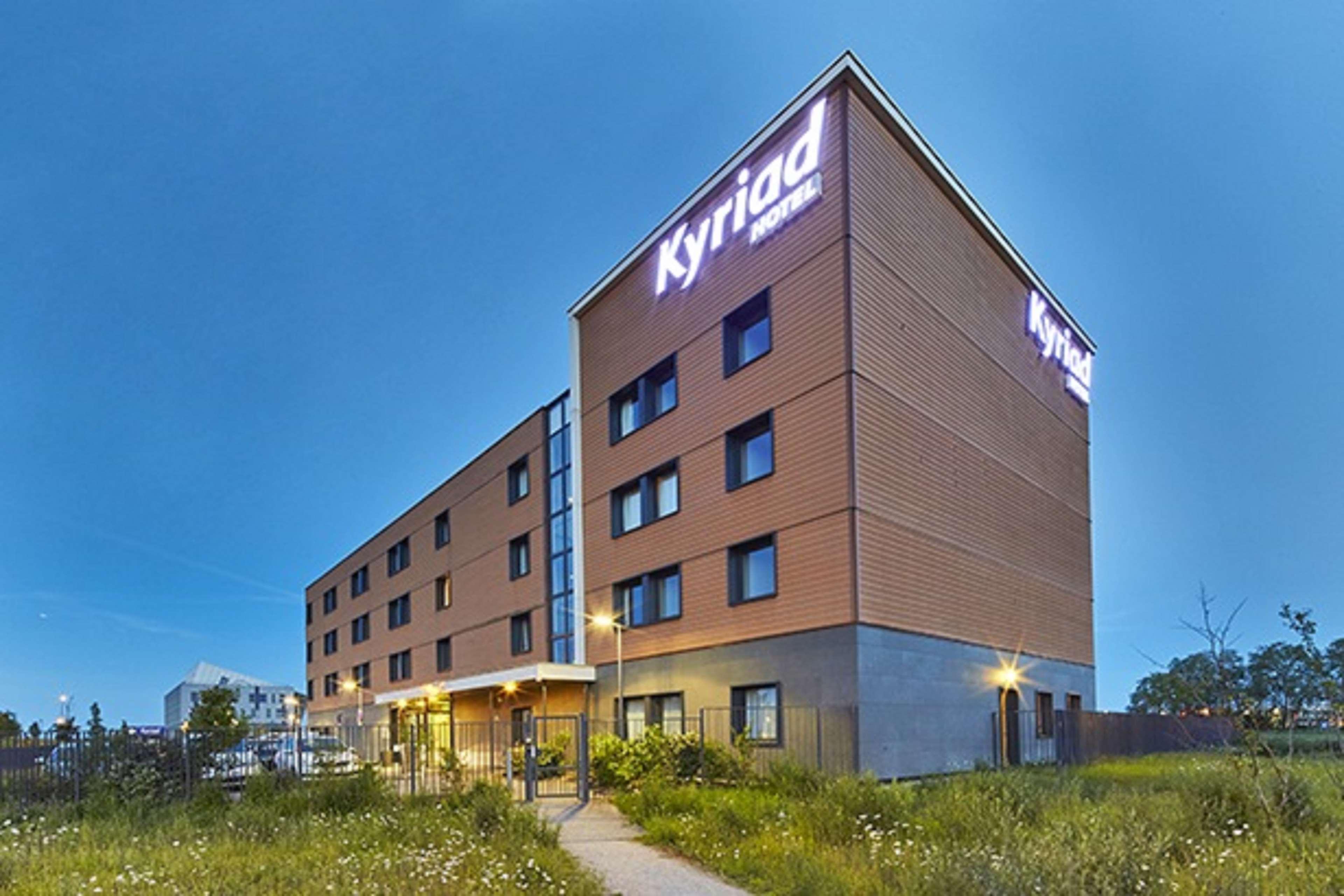 Ibis Lyon Est Meyzieu Hotel Buitenkant foto