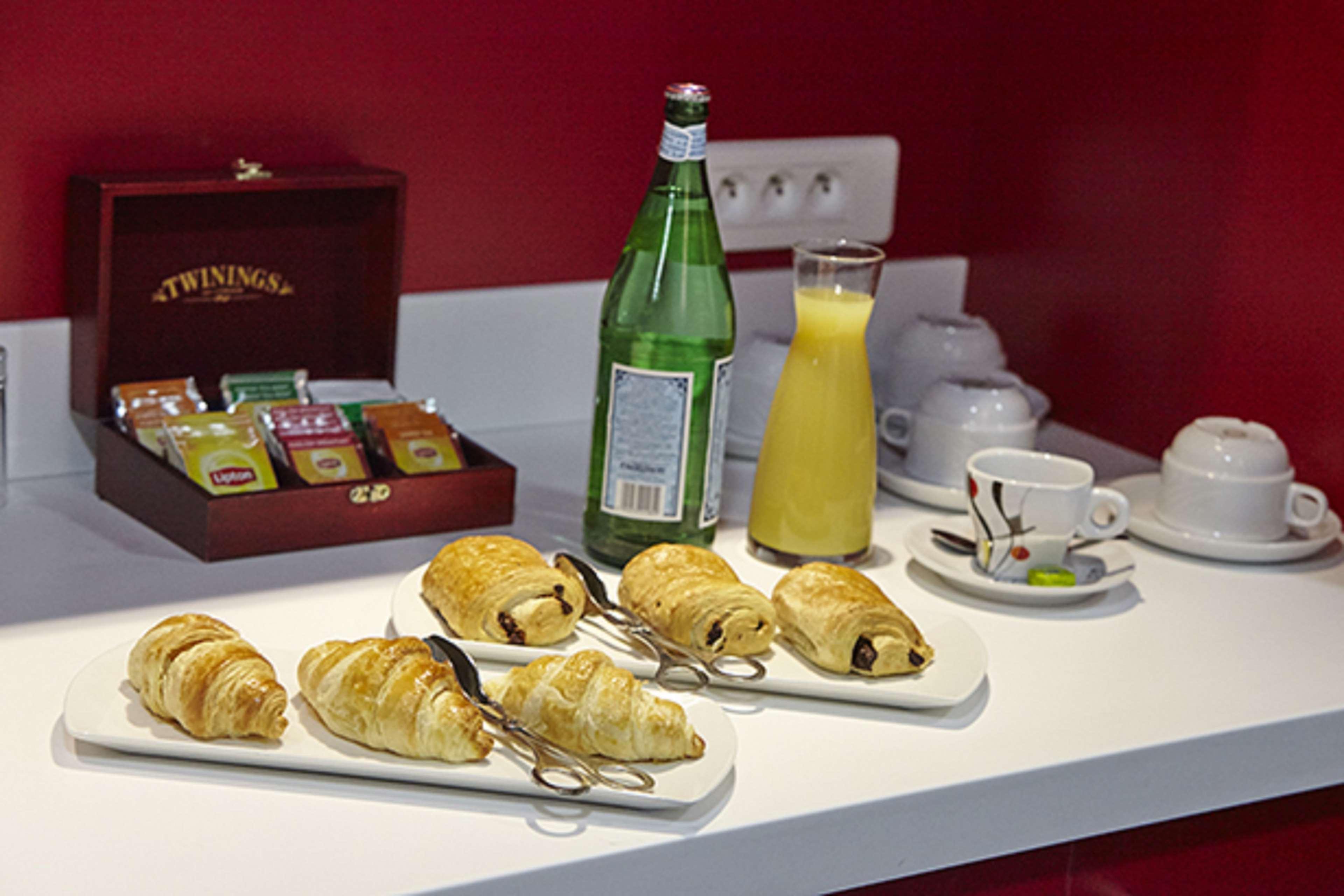 Ibis Lyon Est Meyzieu Hotel Buitenkant foto