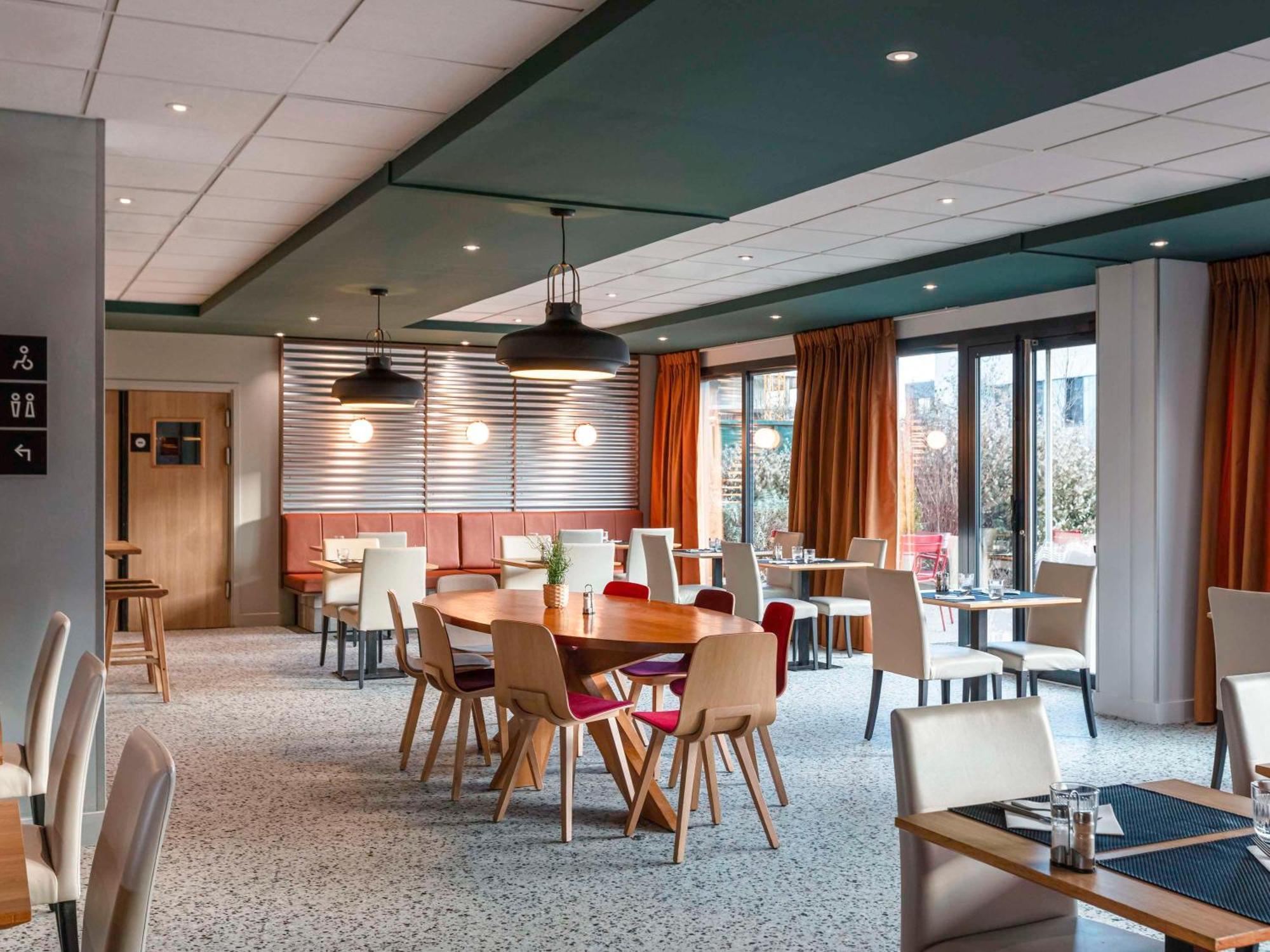 Ibis Lyon Est Meyzieu Hotel Buitenkant foto