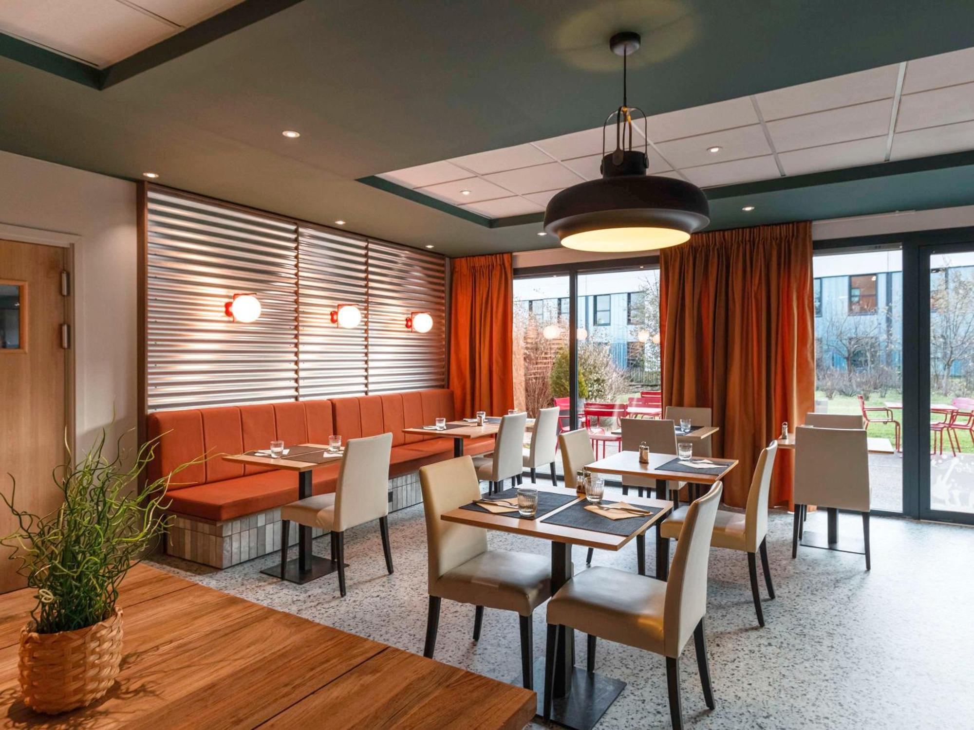 Ibis Lyon Est Meyzieu Hotel Buitenkant foto