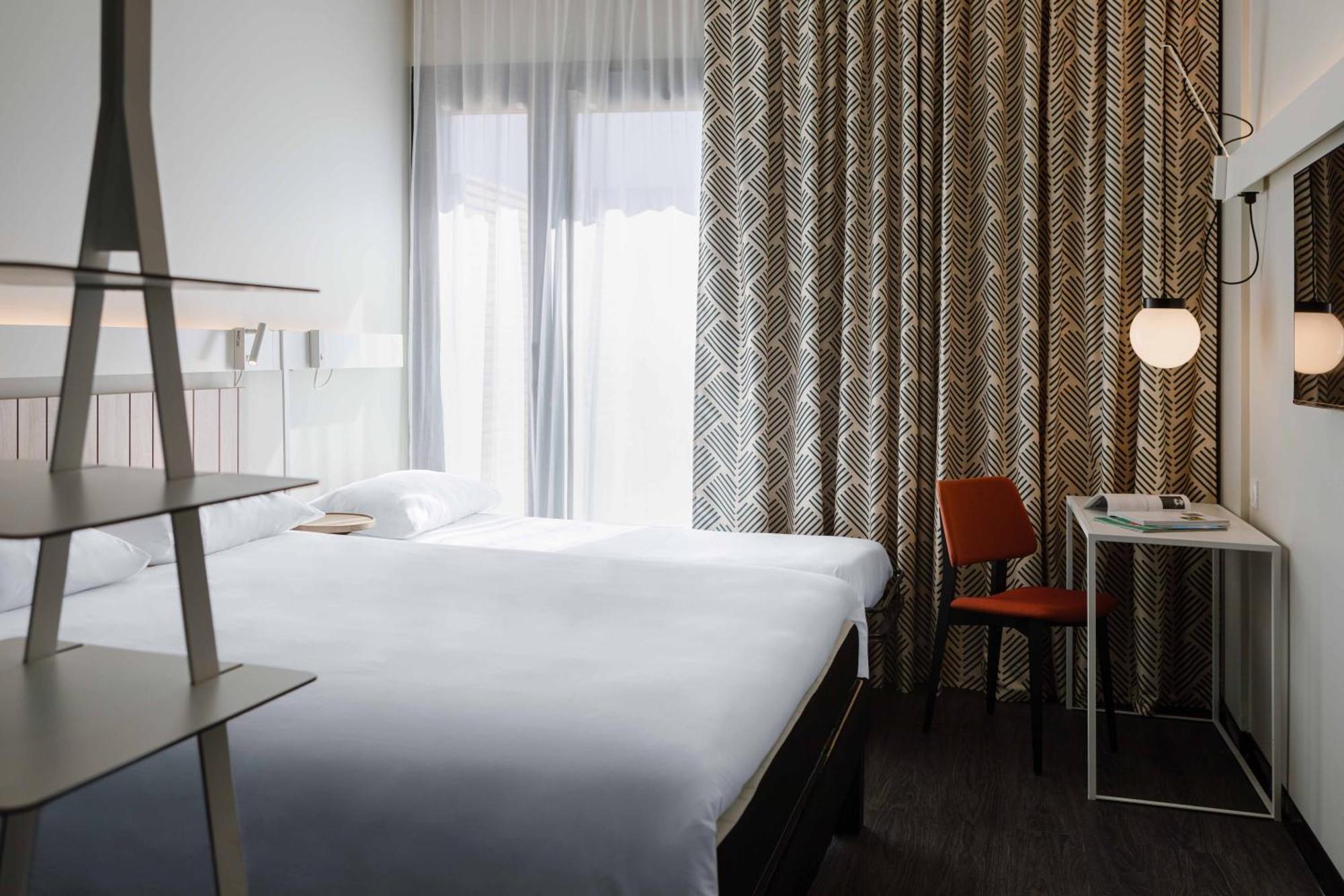 Ibis Lyon Est Meyzieu Hotel Buitenkant foto